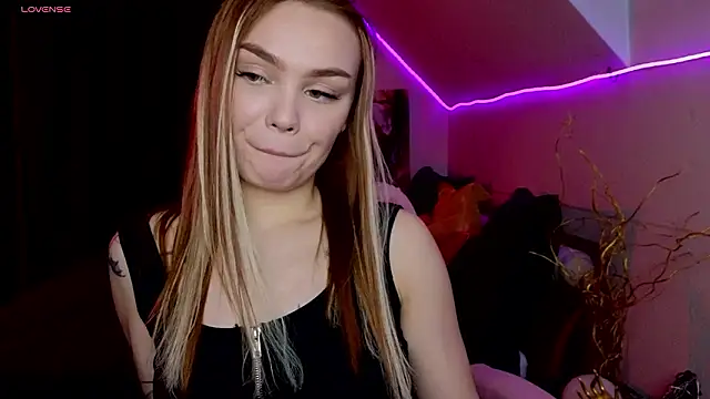 KitsyMoore's cam snapshot