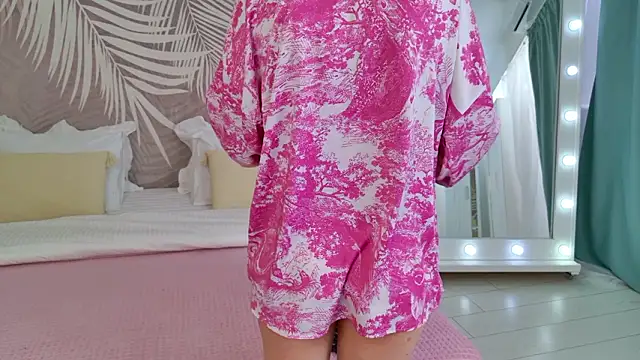 NikkaBush's cam snapshot