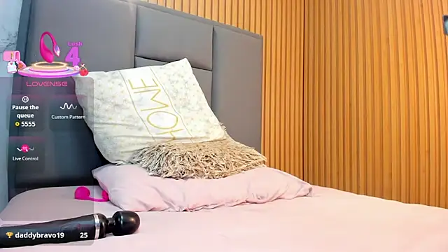 NAHOMIROSSE's cam snapshot