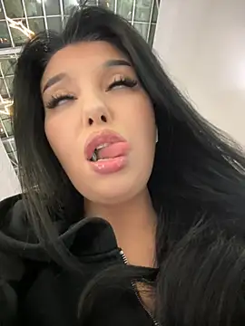 Tisha_Busty live sex cam