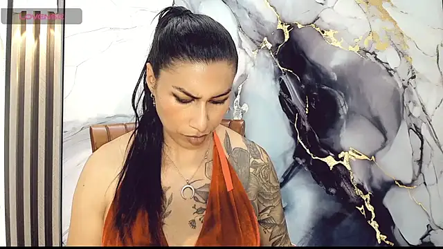 khiara_moretti live sex cam