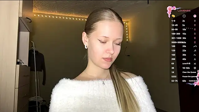 ZaidaSchwarten's cam snapshot