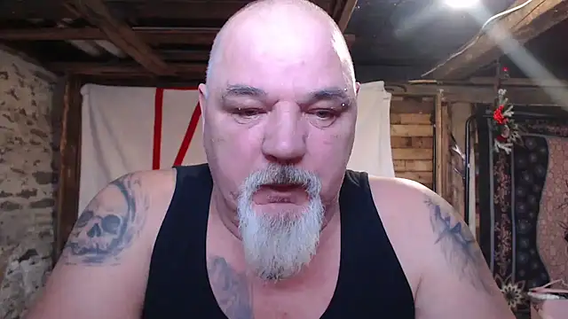 Newfiesausage1972 live sex cam