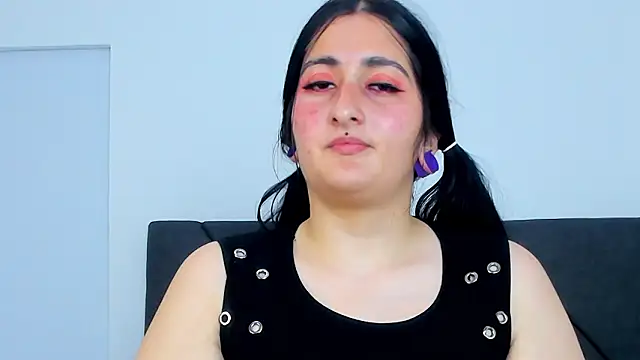 DevaFaluan_'s cam snapshot