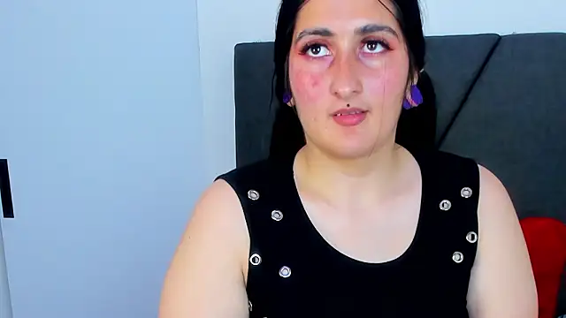 DevaFaluan_'s cam snapshot