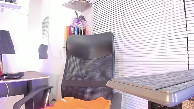 IviMiller@xh live sex cam