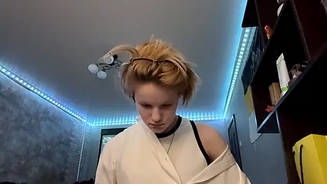 CutieGoga's cam snapshot