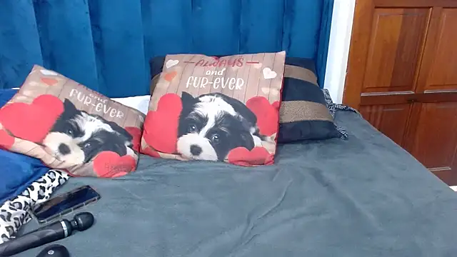 CurveyChocClitX5's cam snapshot