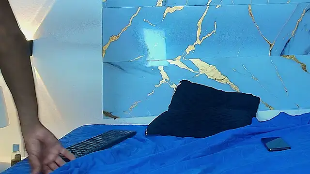 Latinblack_98's cam snapshot