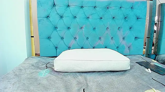 pocahontas_pow's cam snapshot