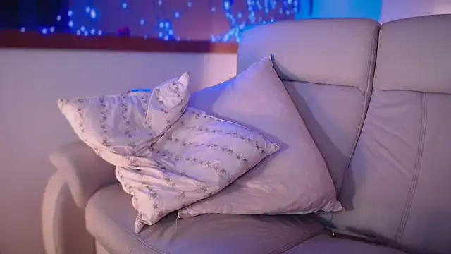 Yourguiltypassionn's cam snapshot