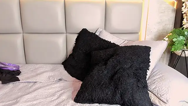 ArohomLester's cam snapshot