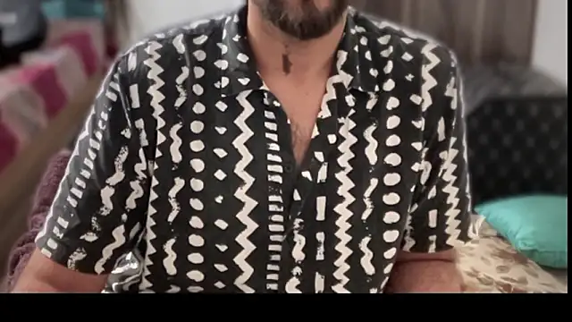 MakeMeAwareAah's cam snapshot