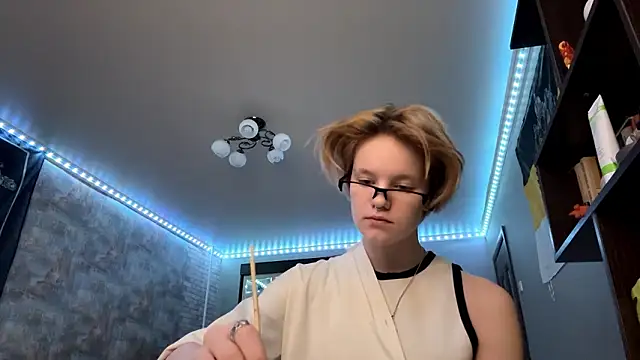 CutieGoga's cam snapshot