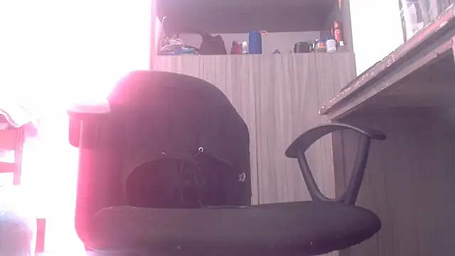 nicolle_milf1978's cam snapshot