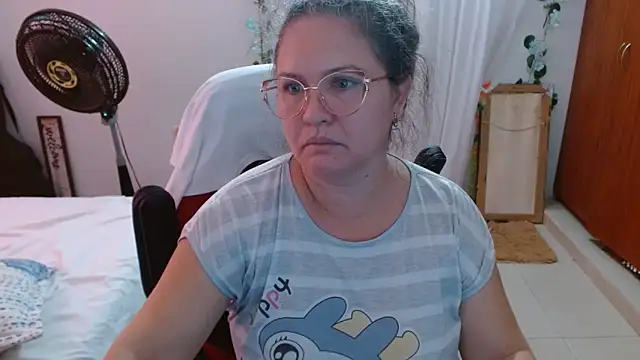 helenca43's cam snapshot