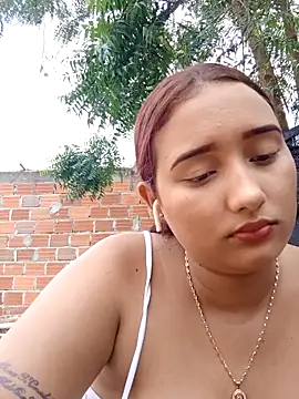 young_dairy01's cam snapshot