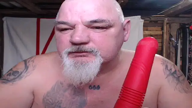 Newfiesausage1972 live sex cam