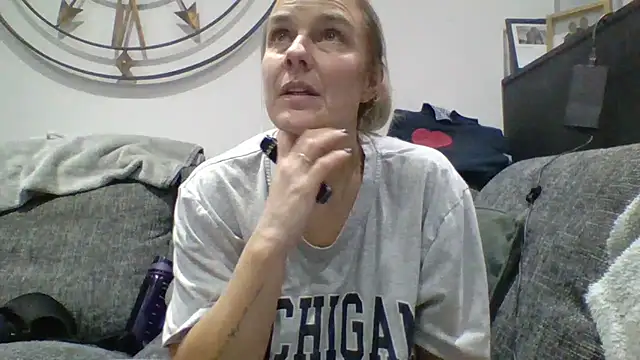 scrummymummy2's cam snapshot