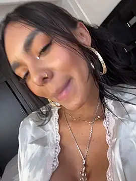 LuckyGoddessXXX live sex cam