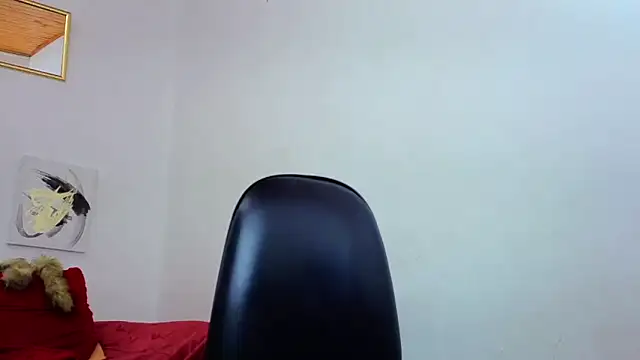 yasmin_goldenst's cam snapshot