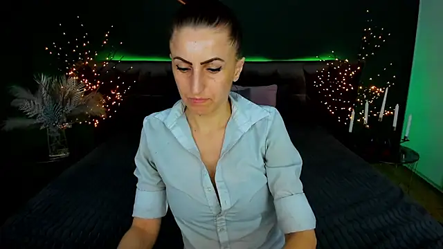 Rebecca_Diamond's cam snapshot