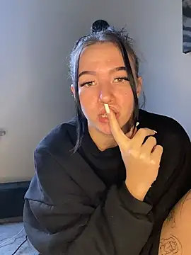 ZoeYoungxx live sex cam