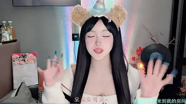 LovelyXiaoYi live sex cam