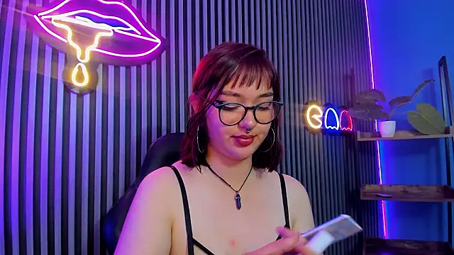 Violett_Prince1's cam snapshot