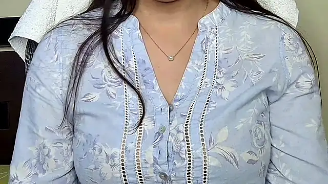 Naina_For_You's cam snapshot