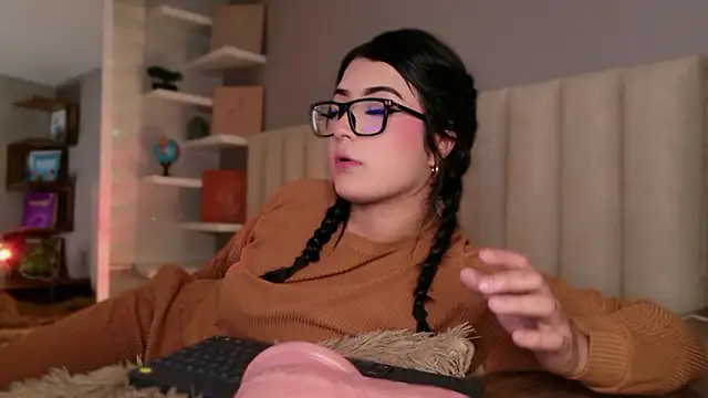 Megan_mooree_'s cam snapshot