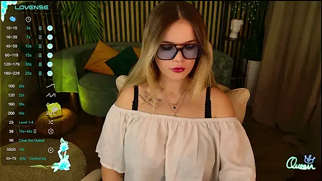 KellyHayden's cam snapshot