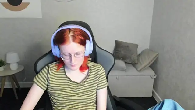 ElizabethHarpper's cam snapshot