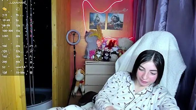 Fiery_Brunette_'s cam snapshot