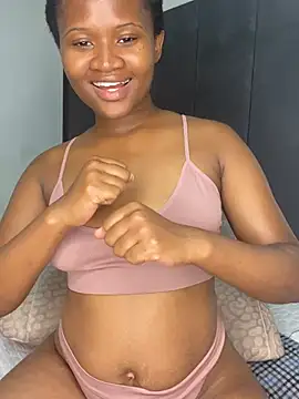 SmashingLucia's cam snapshot