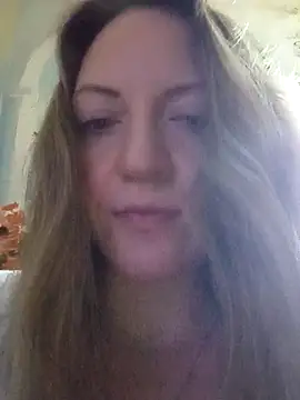 KattyLuuu's cam snapshot