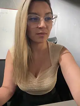 Isabella_Varella's cam snapshot