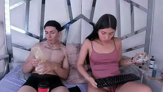 ScarlettAndLucas's cam snapshot