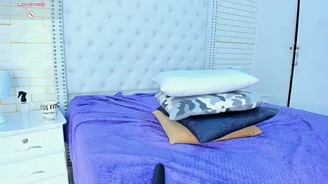 kylie_wilsson's cam snapshot