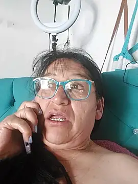 clarita_01's cam snapshot