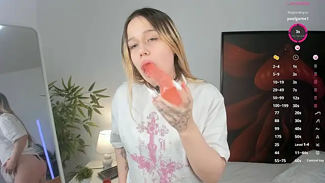 Love_audirs6's cam snapshot