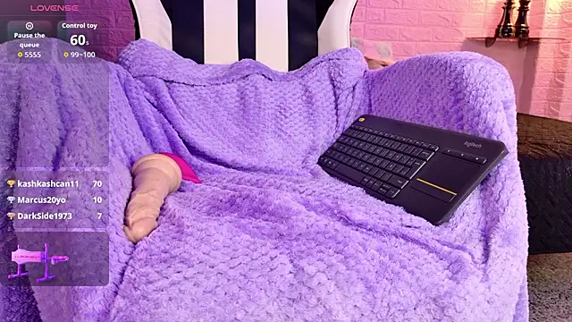 Dulce_Stormy's cam snapshot