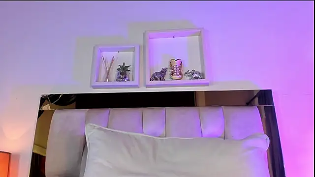 emmy_r's cam snapshot