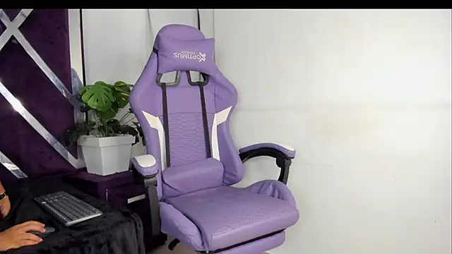 Kattyasm's cam snapshot