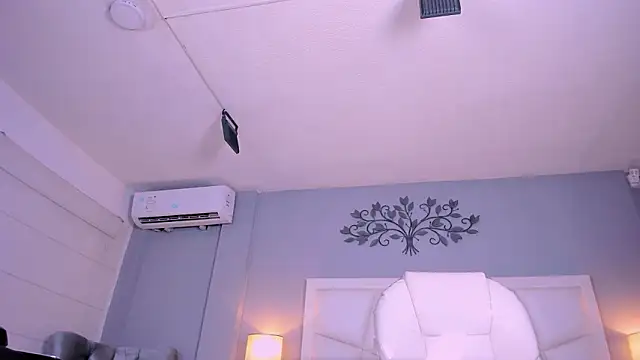 Miss_Francheska's cam snapshot