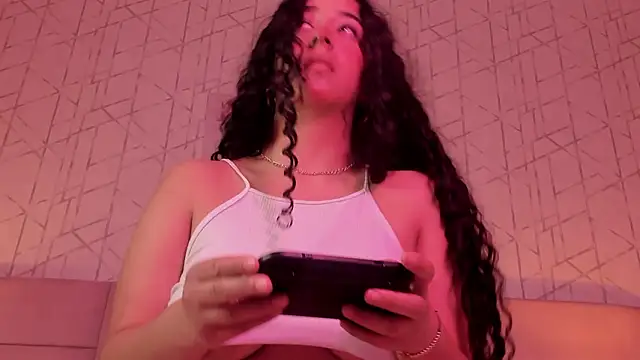 BellaSwwan's cam snapshot