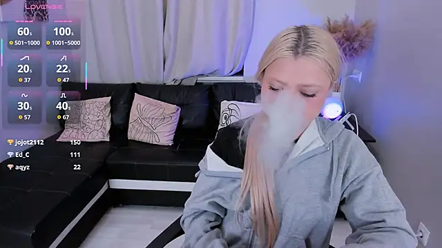 Millie_Vanillies's cam snapshot