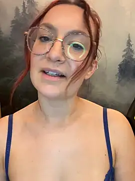 ladoucedu34's cam snapshot