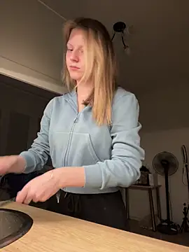 MaryHiggins live sex cam