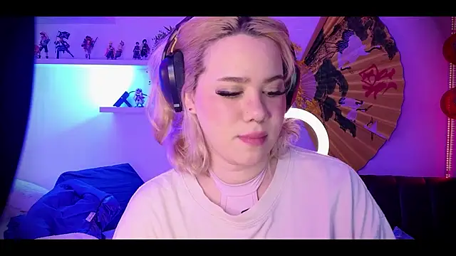 albaismynameX's cam snapshot